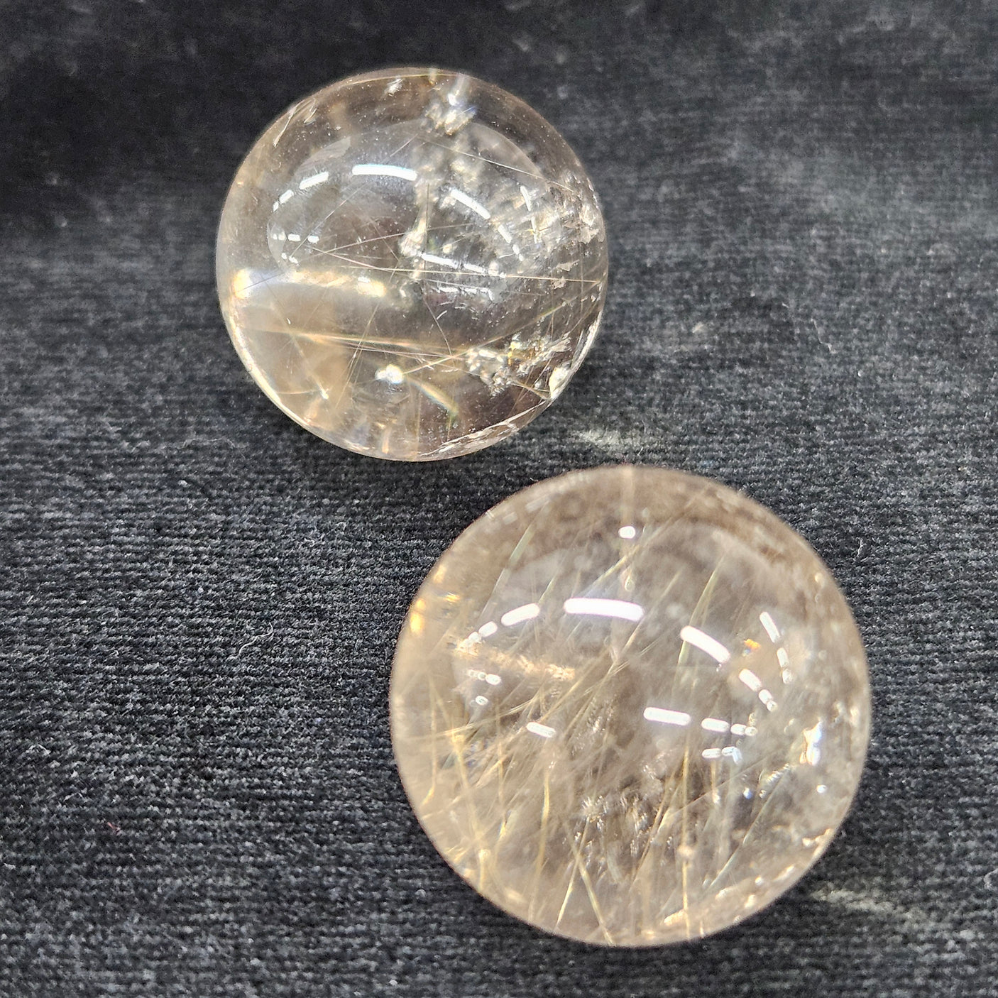 【ヒカル大絶賛!】【人気商品】ルチルクォーツ 20-25mm球 スフィア(台座付き)