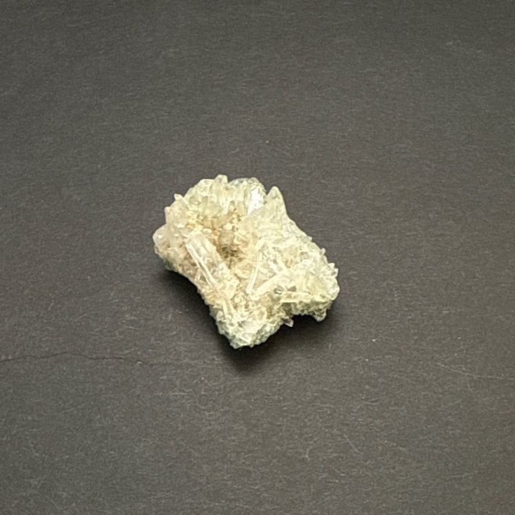 マニハール水晶約15〜25g 原石