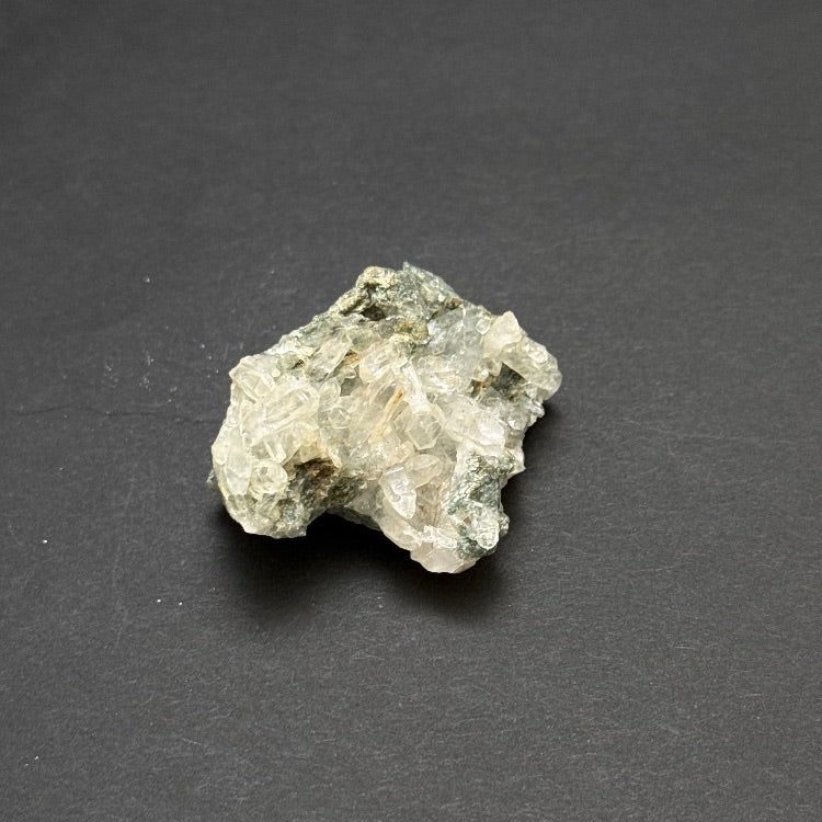 マニハール水晶約30〜40g 原石