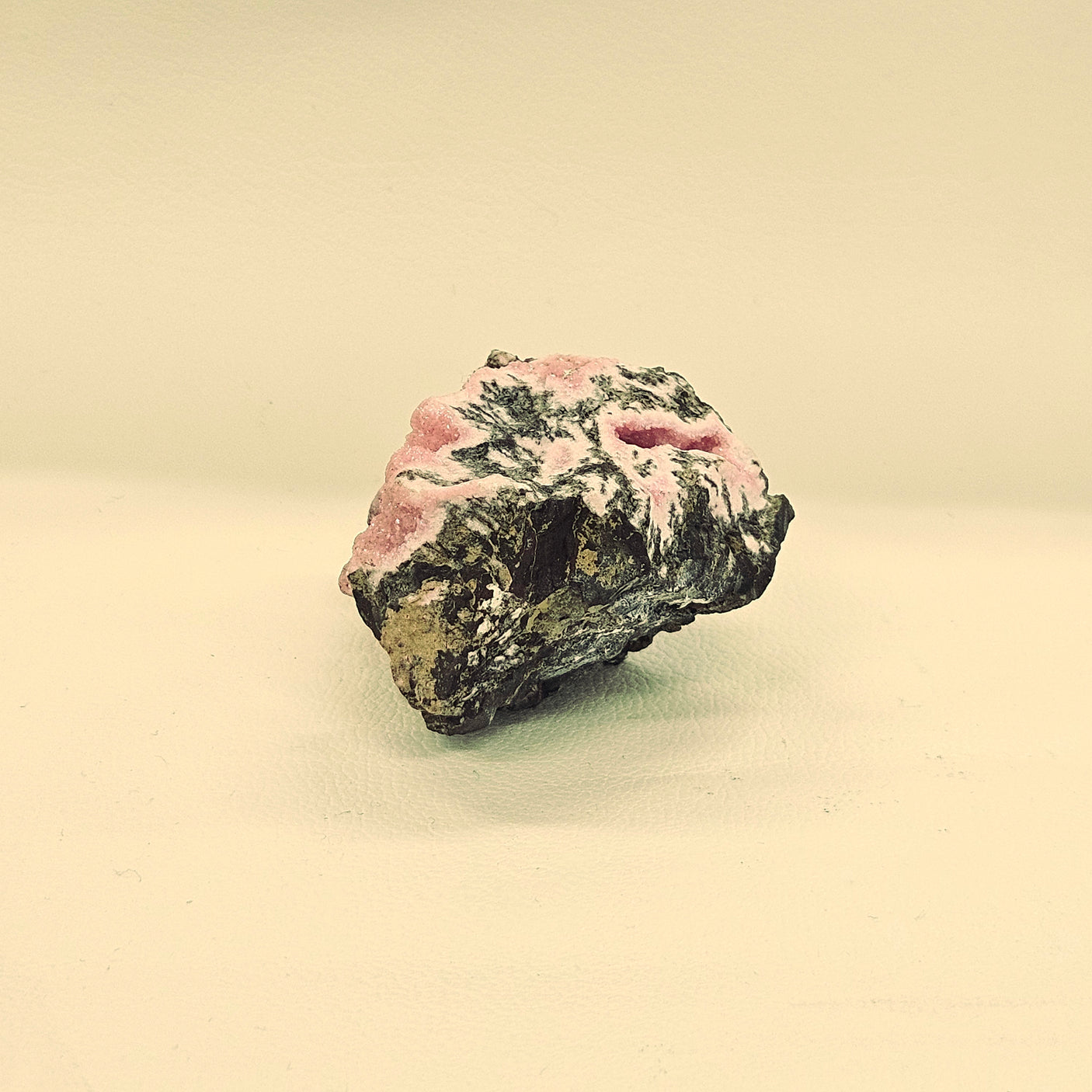 インカローズ原石(ナミビア産)約86g