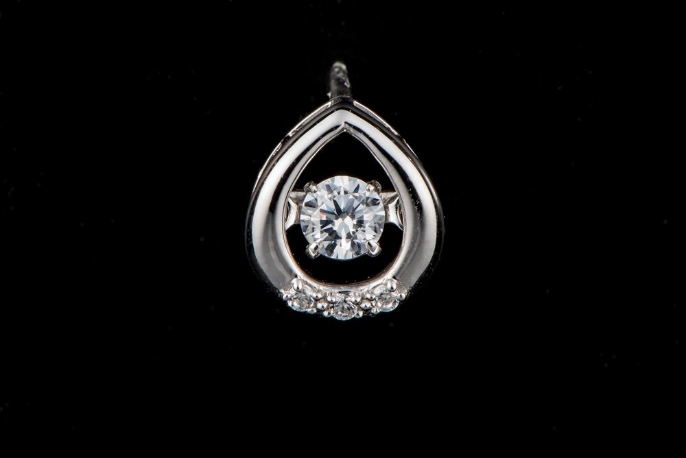 ジルコン(ホワイト) ピアス