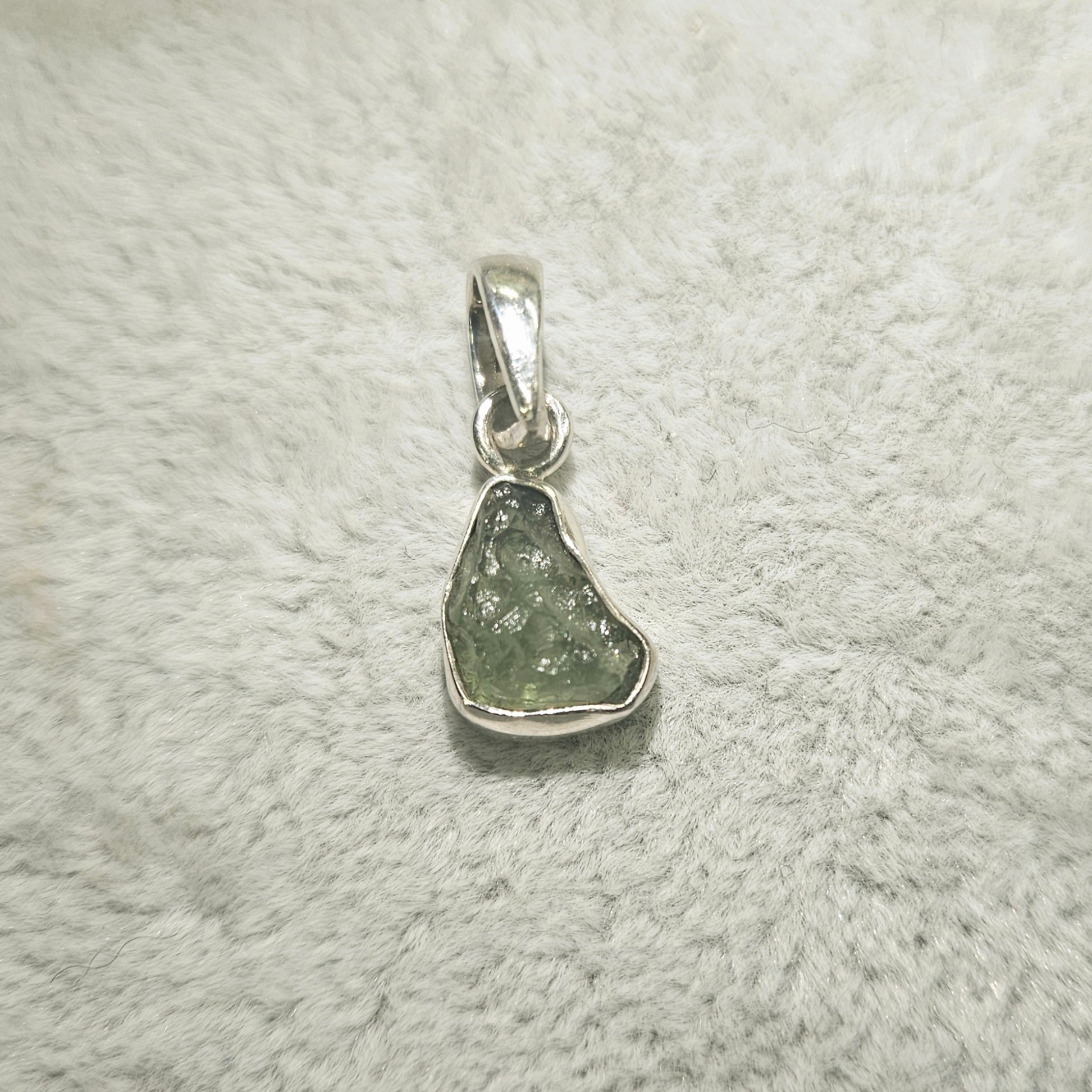 モルダバイト ペンダント シルバー925 モルダバイト シルバーペンダントトップ – STONEMARKET ONLINESHOP