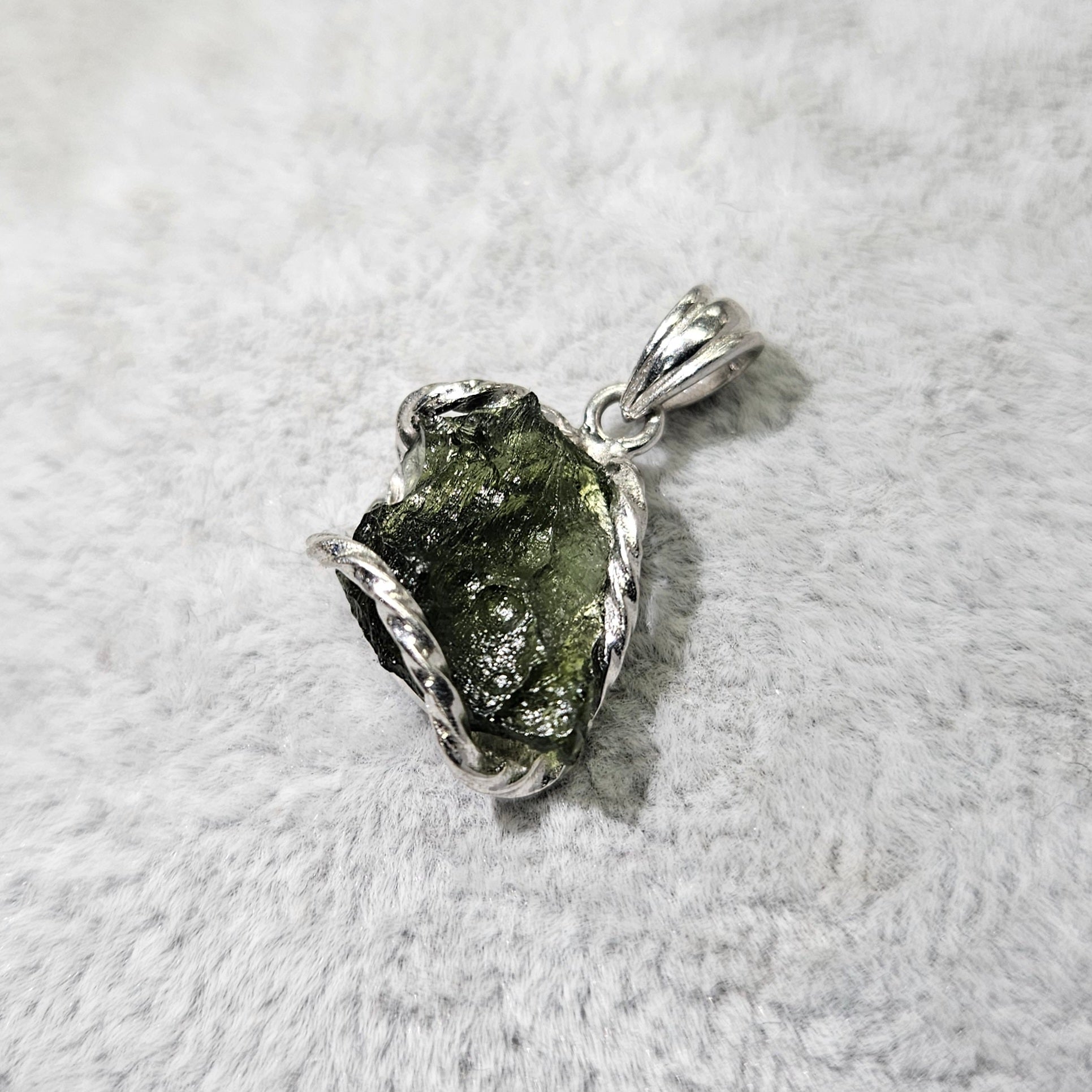 モルダバイト シルバーペンダントトップ – STONEMARKET ONLINESHOP