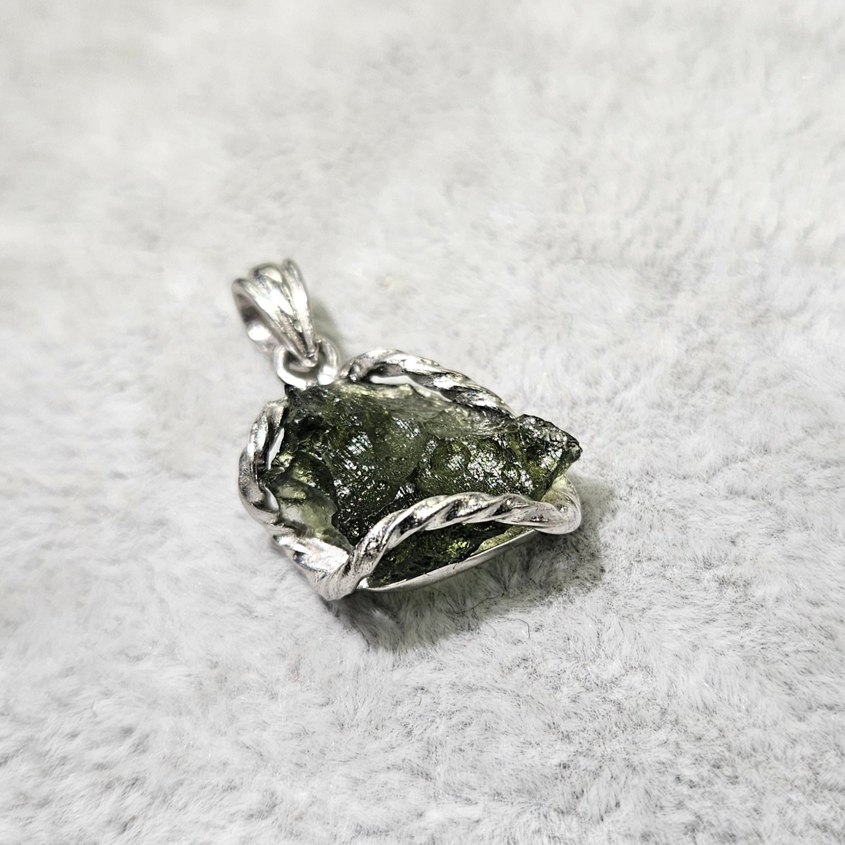 モルダバイト シルバーペンダントトップ – STONEMARKET ONLINESHOP