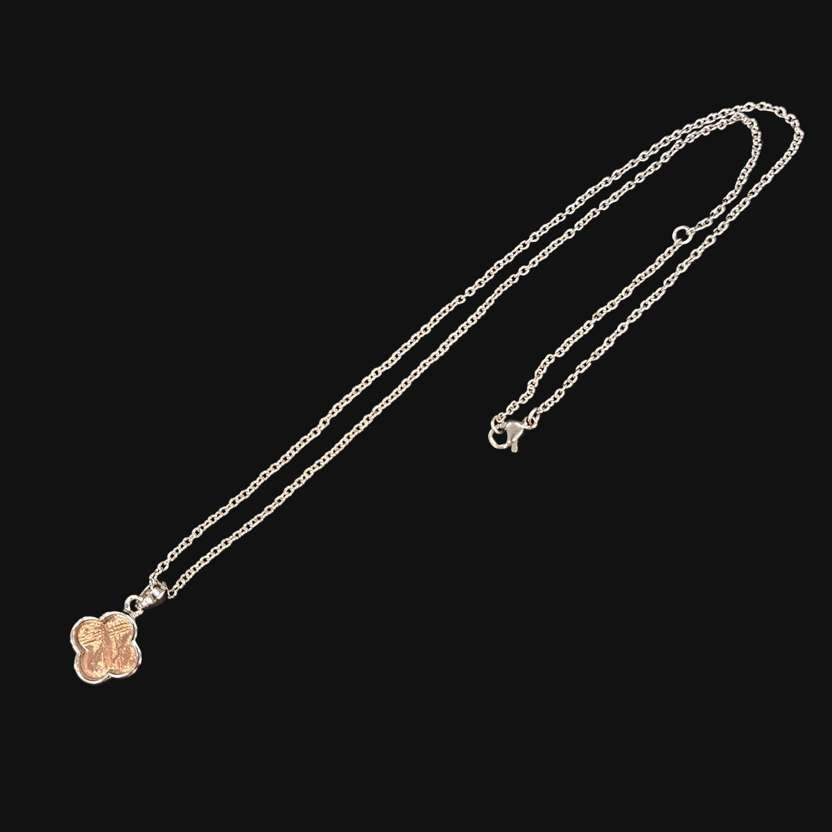 Meteorite Top Clover Motif (Chain sold separately)