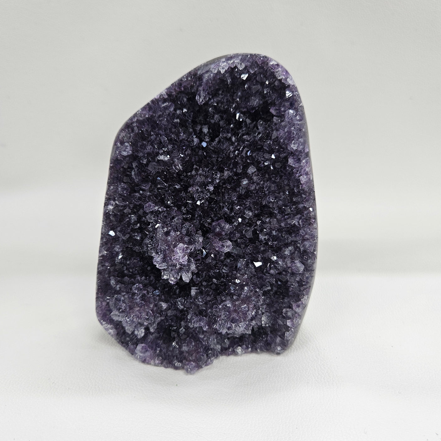 アメジスト（ウルグアイ産） 約65x80×102mm/545g