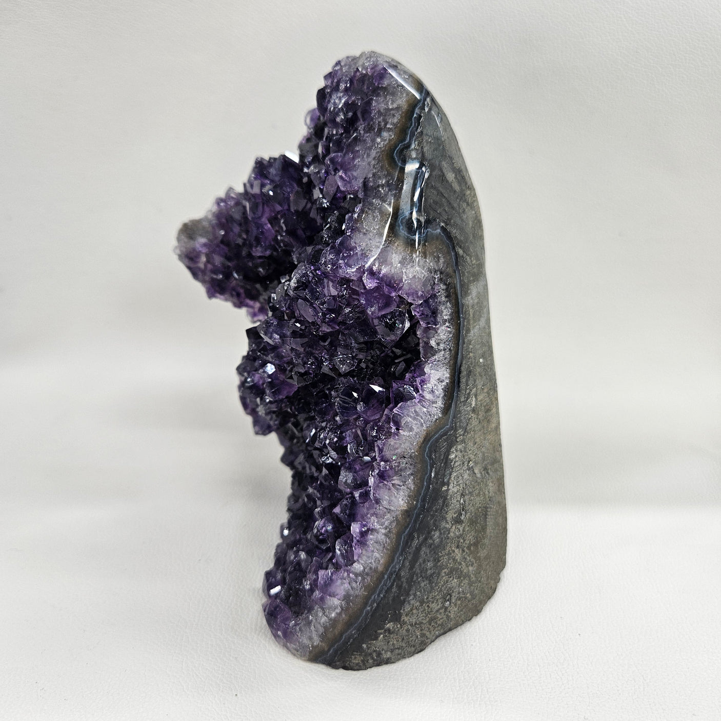 アメジスト（ウルグアイ産） 約74x91×132mm/約1000g