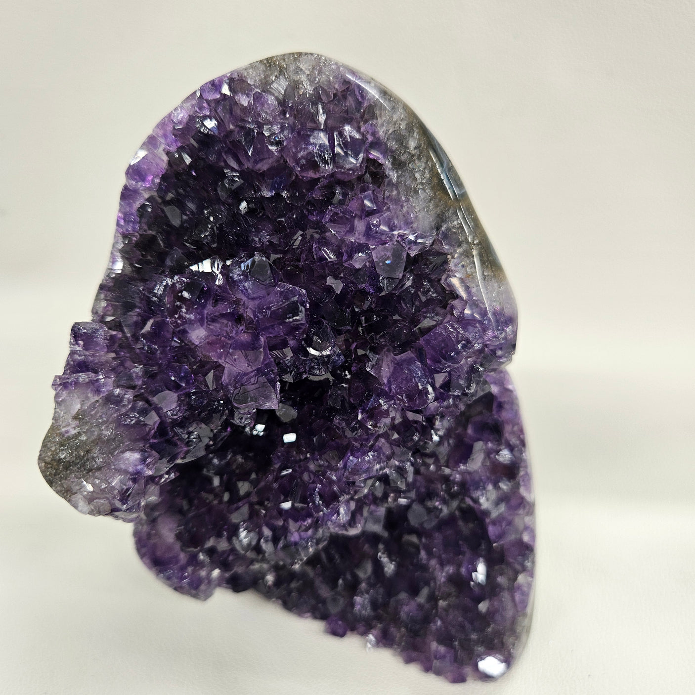 アメジスト（ウルグアイ産） 約74x91×132mm/約1000g