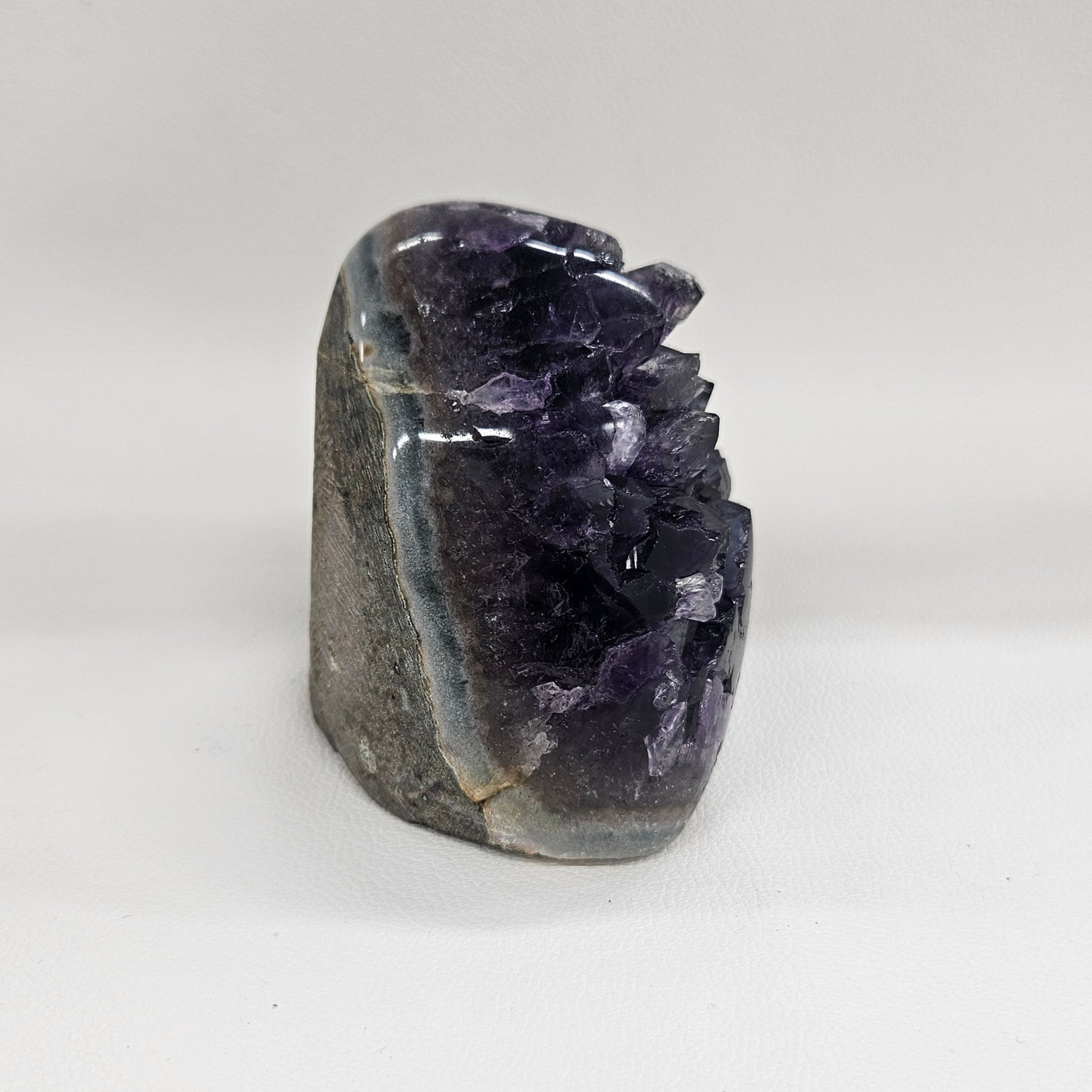 アメジスト（ウルグアイ産） 約59x66×64mm/336g