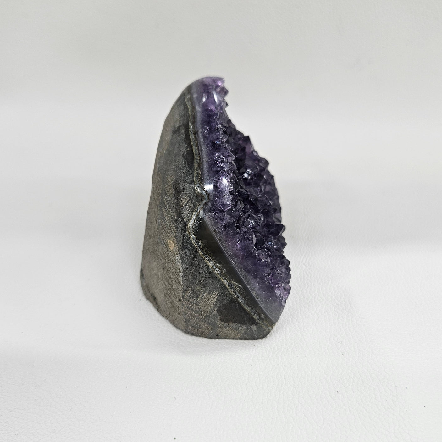 アメジスト（ウルグアイ産） 約44x60×55mm/164g