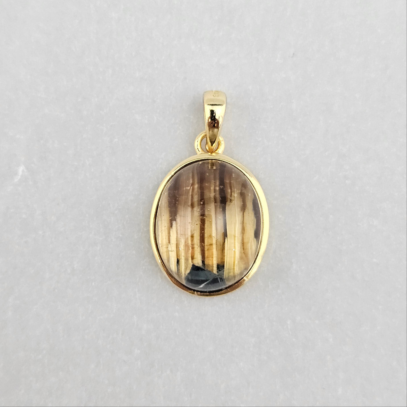 キャッツアイタイチンルチルペンダントトップ 約15x13mm 【会長秘蔵コレクション】＜0026＞