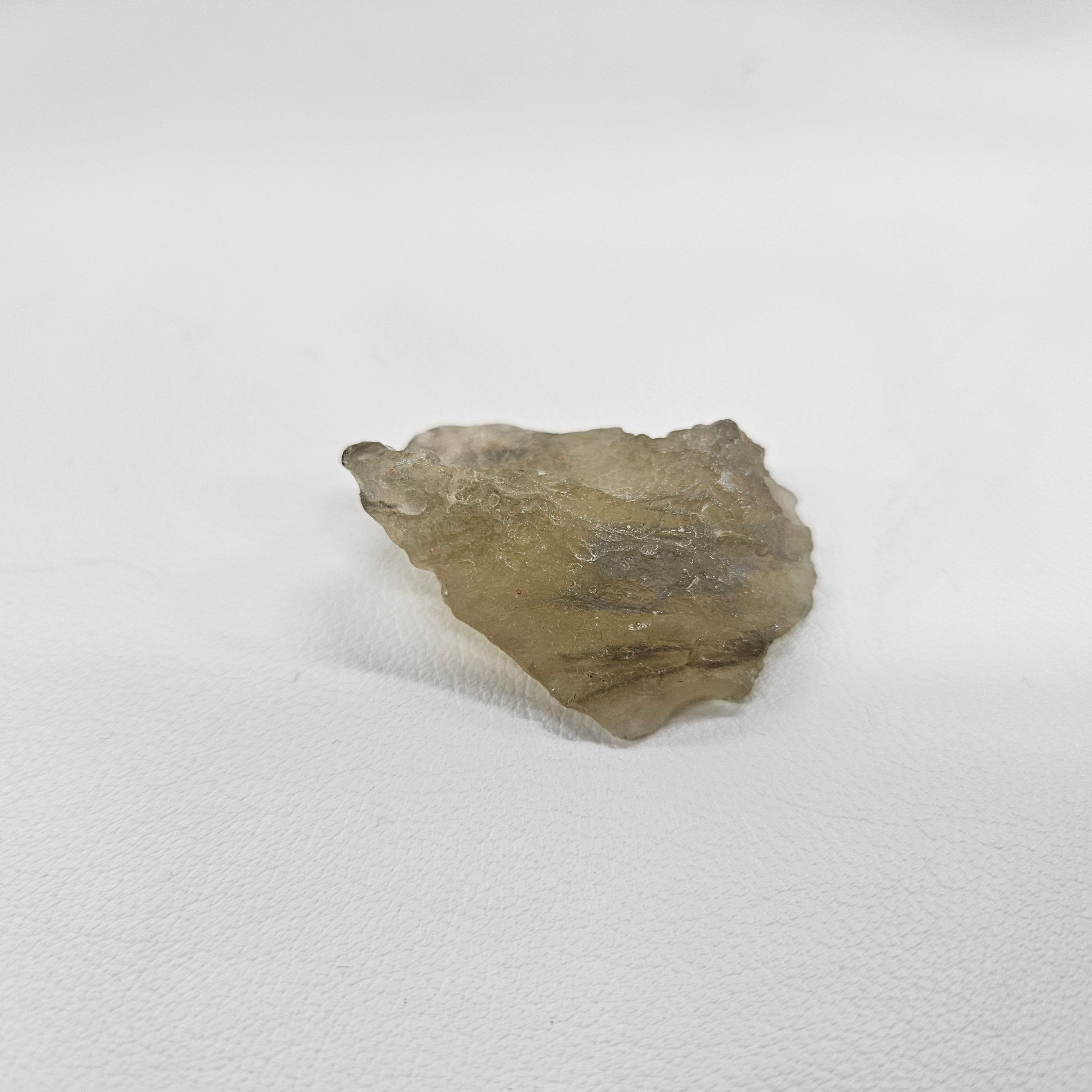 リビアングラス原石 約34x42×14mm/20g – STONEMARKET ONLINESHOP
