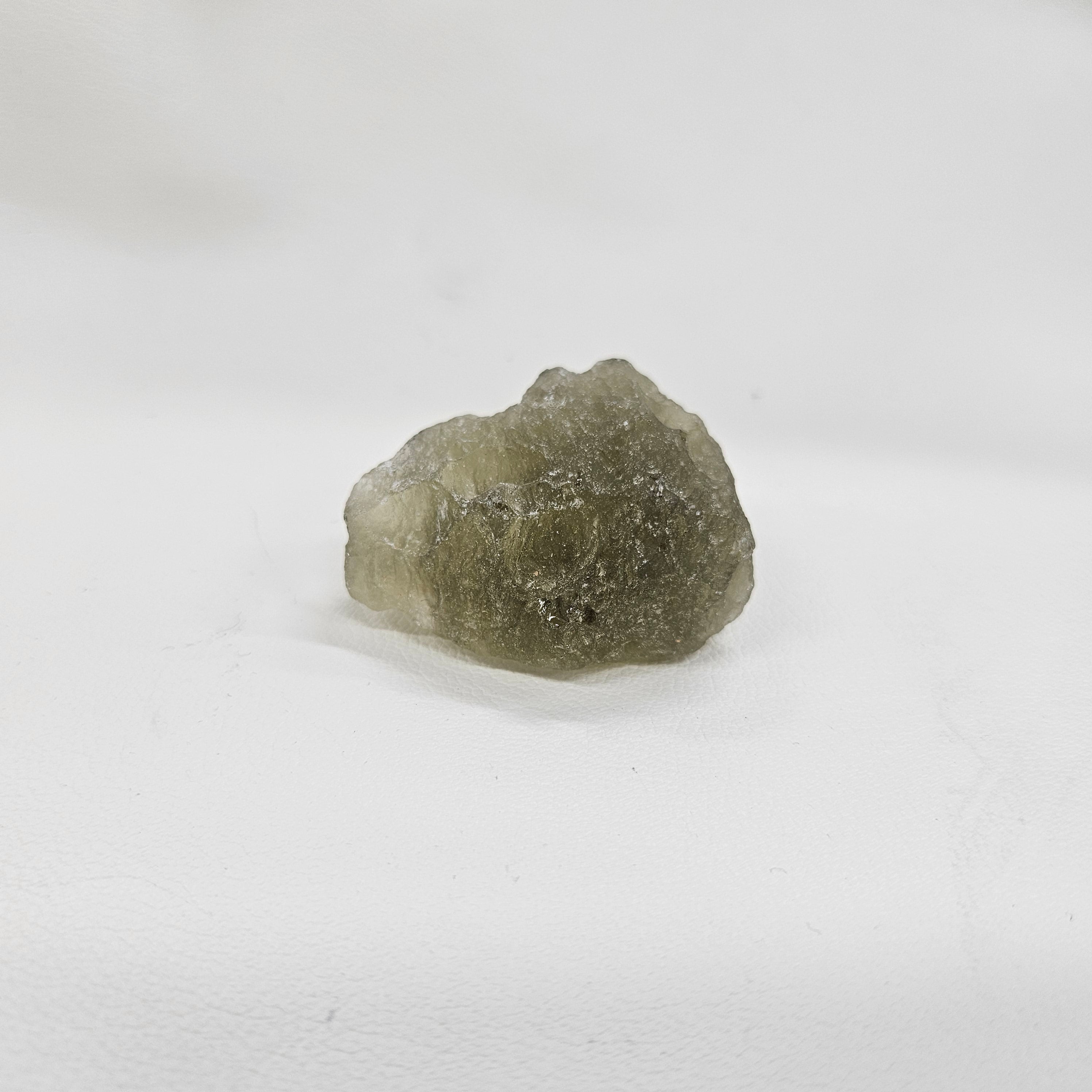 リビアングラス　原石 ブラックリビアングラス原石 約40x47×27mm/47g – STONEMARKET