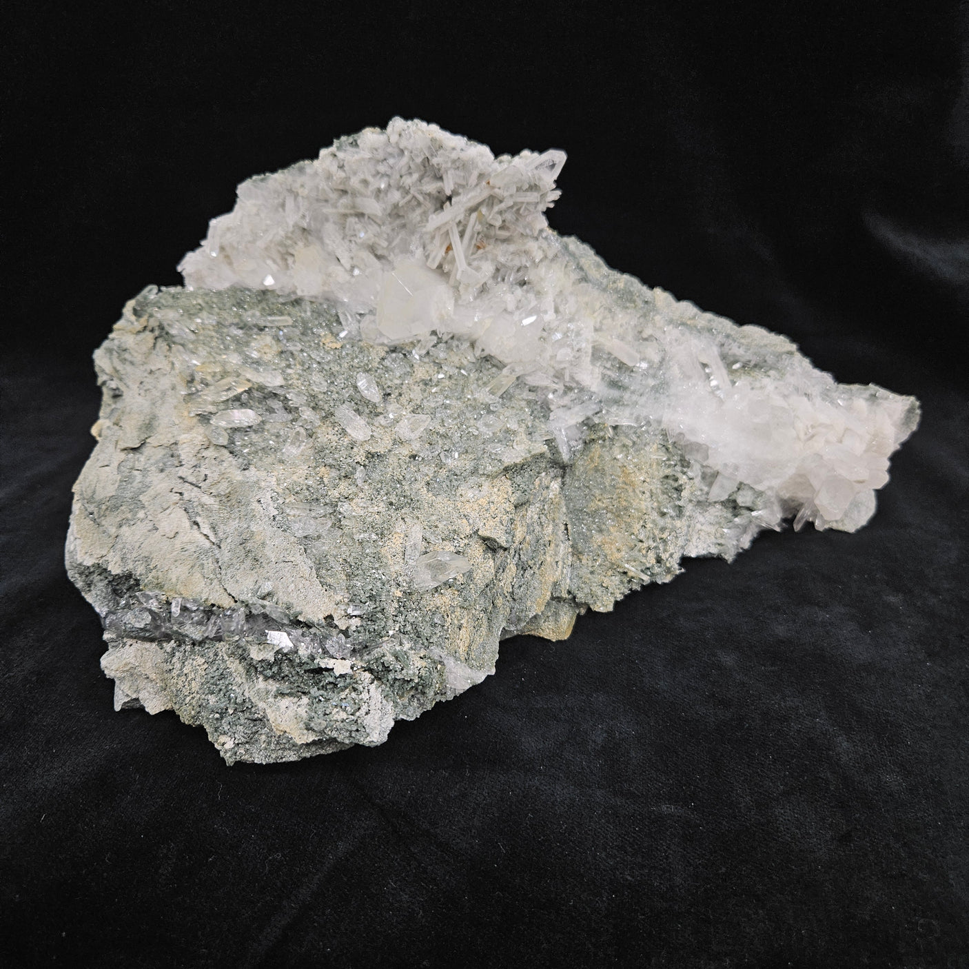 【産地直送価格‼】マニハール産 ヒマラヤ水晶クラスター 約2000g【入荷日：7/10　ダンボールNo.05】】