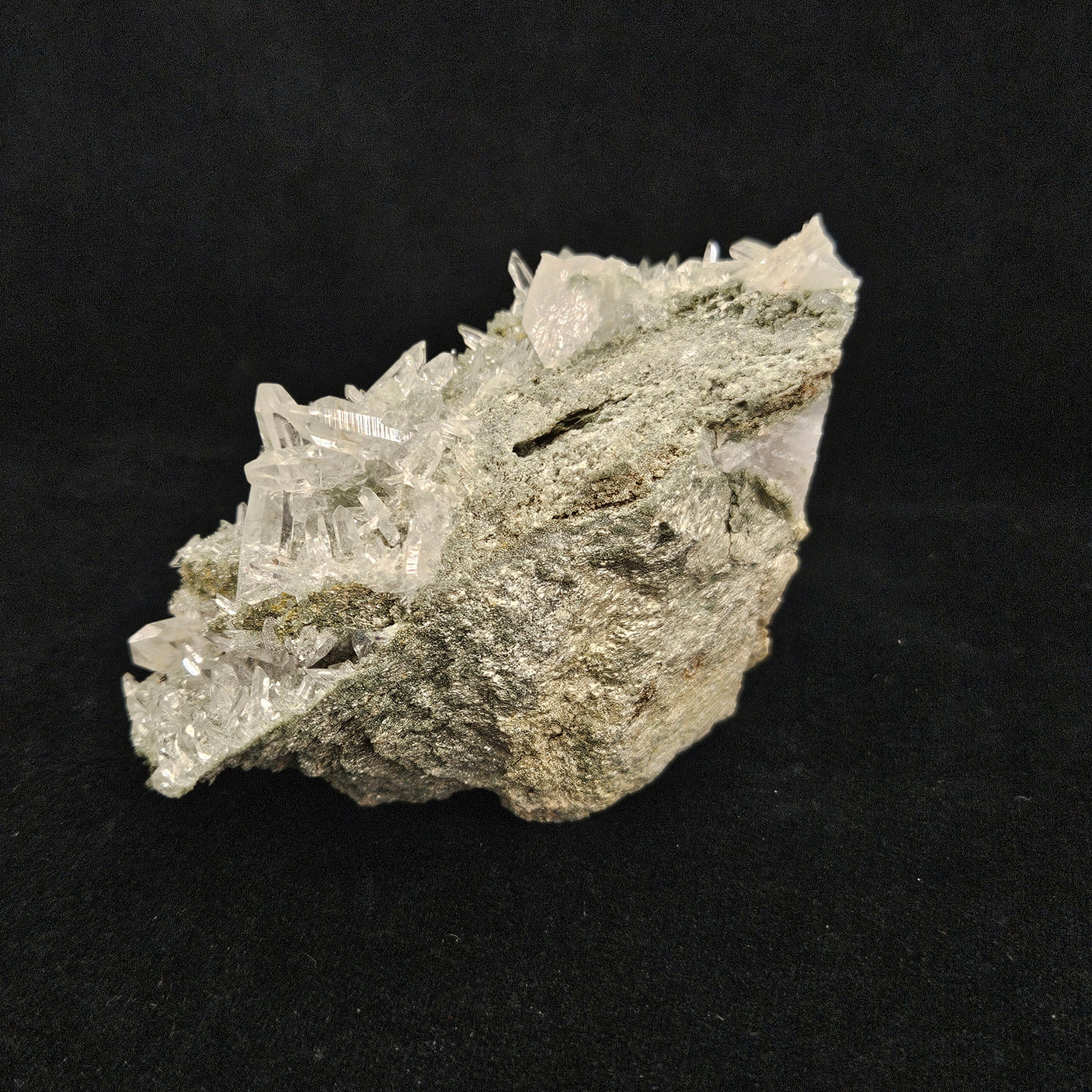 【産地直送価格‼】マニハール産 ヒマラヤ水晶クラスター  重さ約170g【入荷日：7/13　ダンボールNo.16】