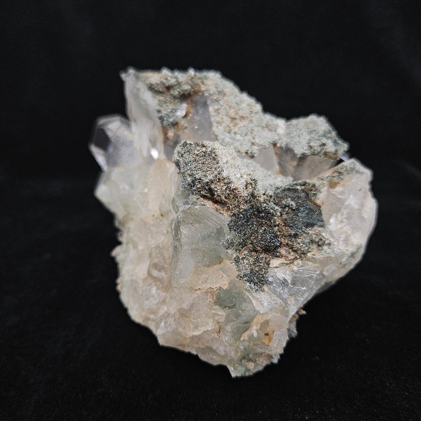 【産地直送価格‼】マニハール産 ヒマラヤ水晶クラスター 重さ約410g【入荷日：7/10　ダンボールNo.9】