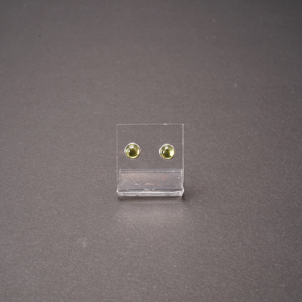 ペリドット誕生石ピアス ルース約6mm