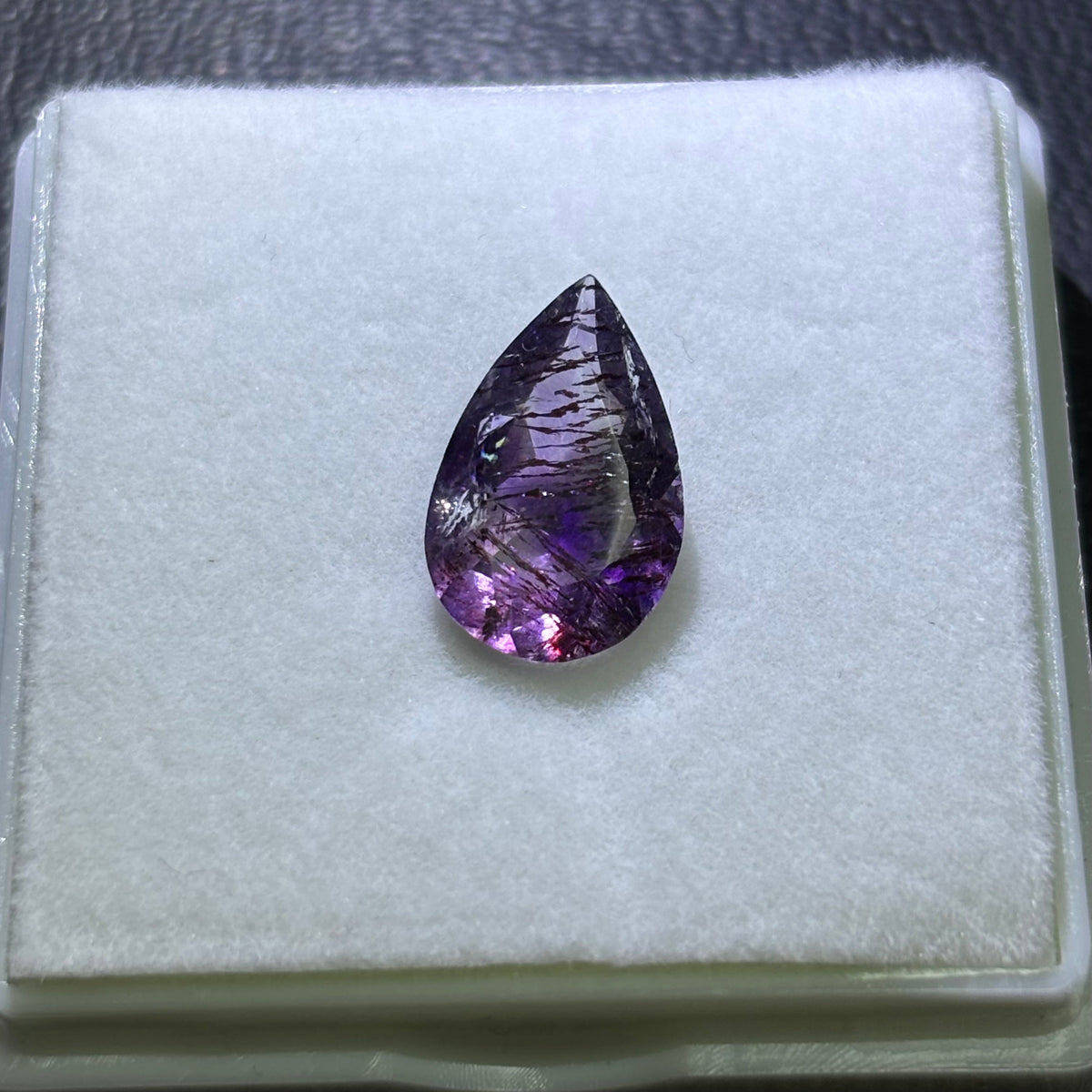 【会長厳選商品】 スーパーセブンペアシェイプカット3ct ルース約縦14㎜横8.8㎜厚み5.2㎜