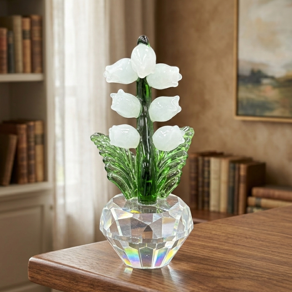 すずらんガラスオブジェ（ホワイト）　高さ約10.5cm 横幅約4.5cm（約450g）