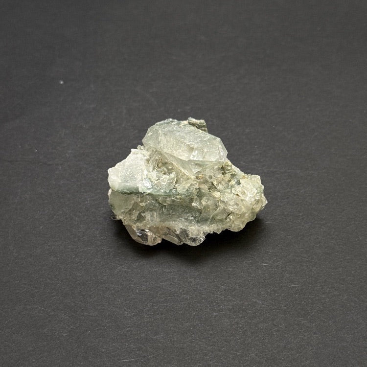 マニハール水晶約30〜40g 原石