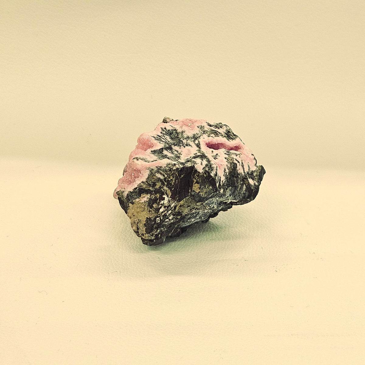 インカローズ原石（ナミビア産）約86g